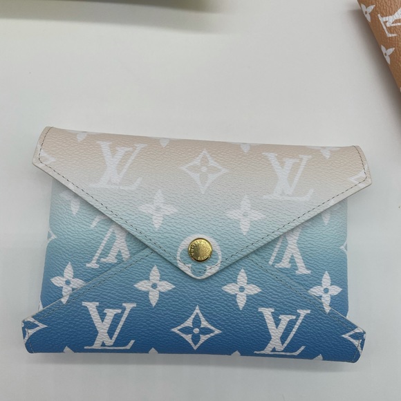 Louis Vuitton Medium By the Pool Kiragami Pouch - Picture 8 of 8